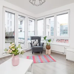 https://apt-three-bedroom-with-teracce-and-garden.ostravahotels.net